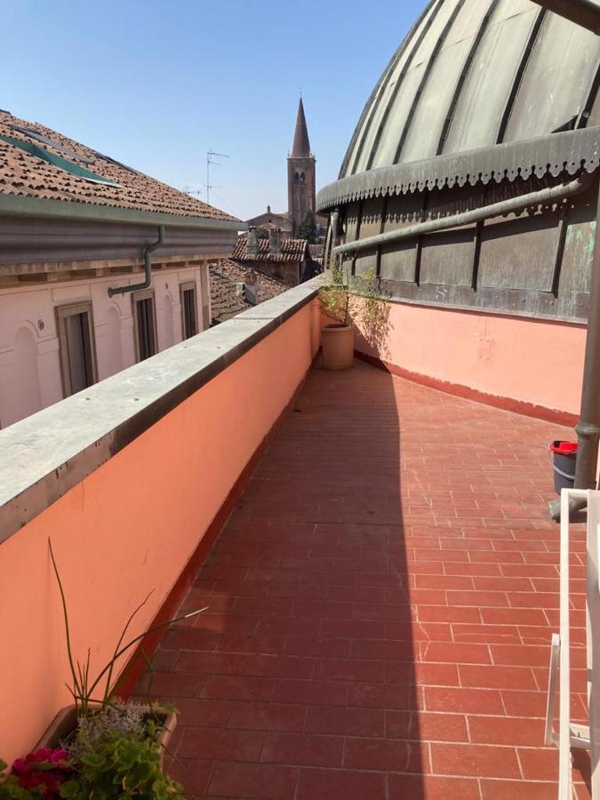 קרמונה Loft Teatro Politeama - Intero Appartamento In Centro Storico Con Vista מראה חיצוני תמונה